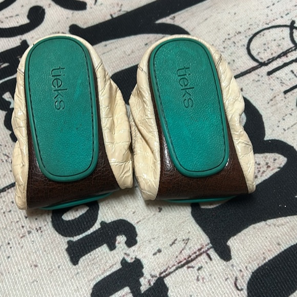 Tieks Diamond White Croc Embossed Patent Leather Flats sz 9 - Picture 4 of 5